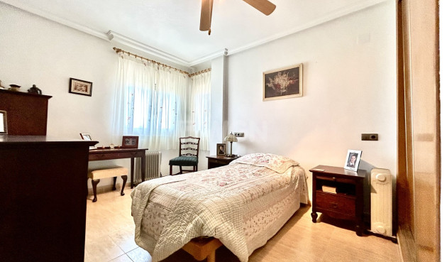 Odsprzedaż - Mieszkanie w bloku - Almoradí - Inland