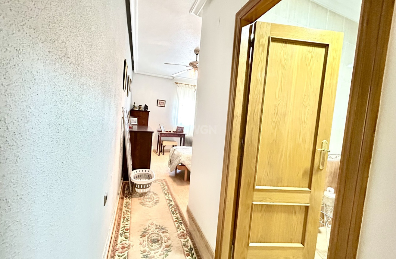 Odsprzedaż - Mieszkanie w bloku - Almoradí - Inland