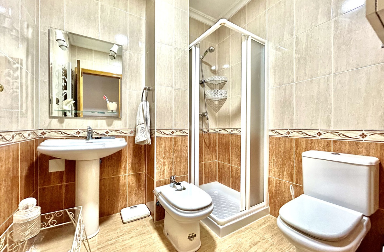 Odsprzedaż - Mieszkanie w bloku - Almoradí - Inland