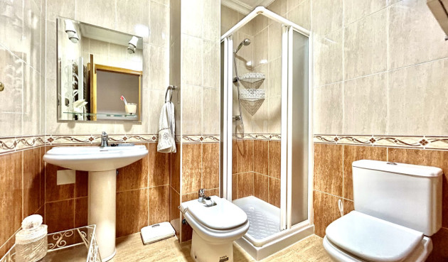 Odsprzedaż - Mieszkanie w bloku - Almoradí - Inland