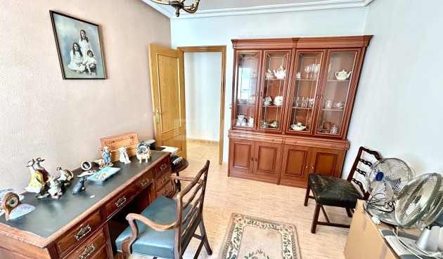 Odsprzedaż - Mieszkanie w bloku - Almoradí - Inland