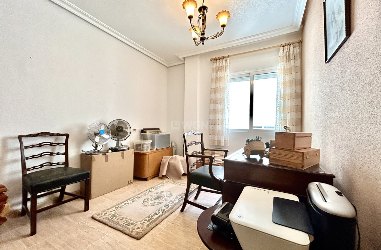 Odsprzedaż - Mieszkanie w bloku - Almoradí - Inland