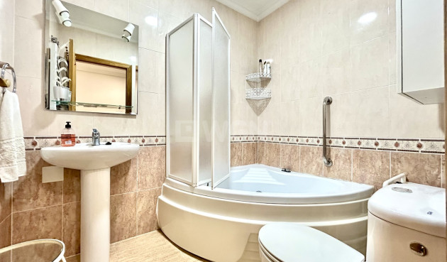 Odsprzedaż - Mieszkanie w bloku - Almoradí - Inland