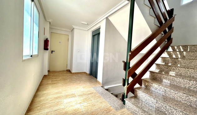 Odsprzedaż - Mieszkanie w bloku - Almoradí - Inland