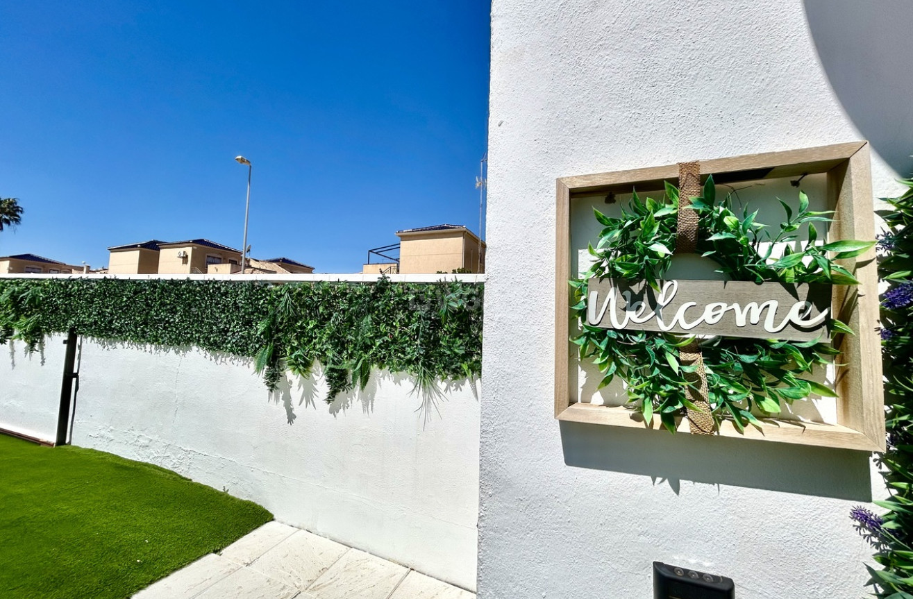 Odsprzedaż - Kamienica - Punta Prima - Costa Blanca