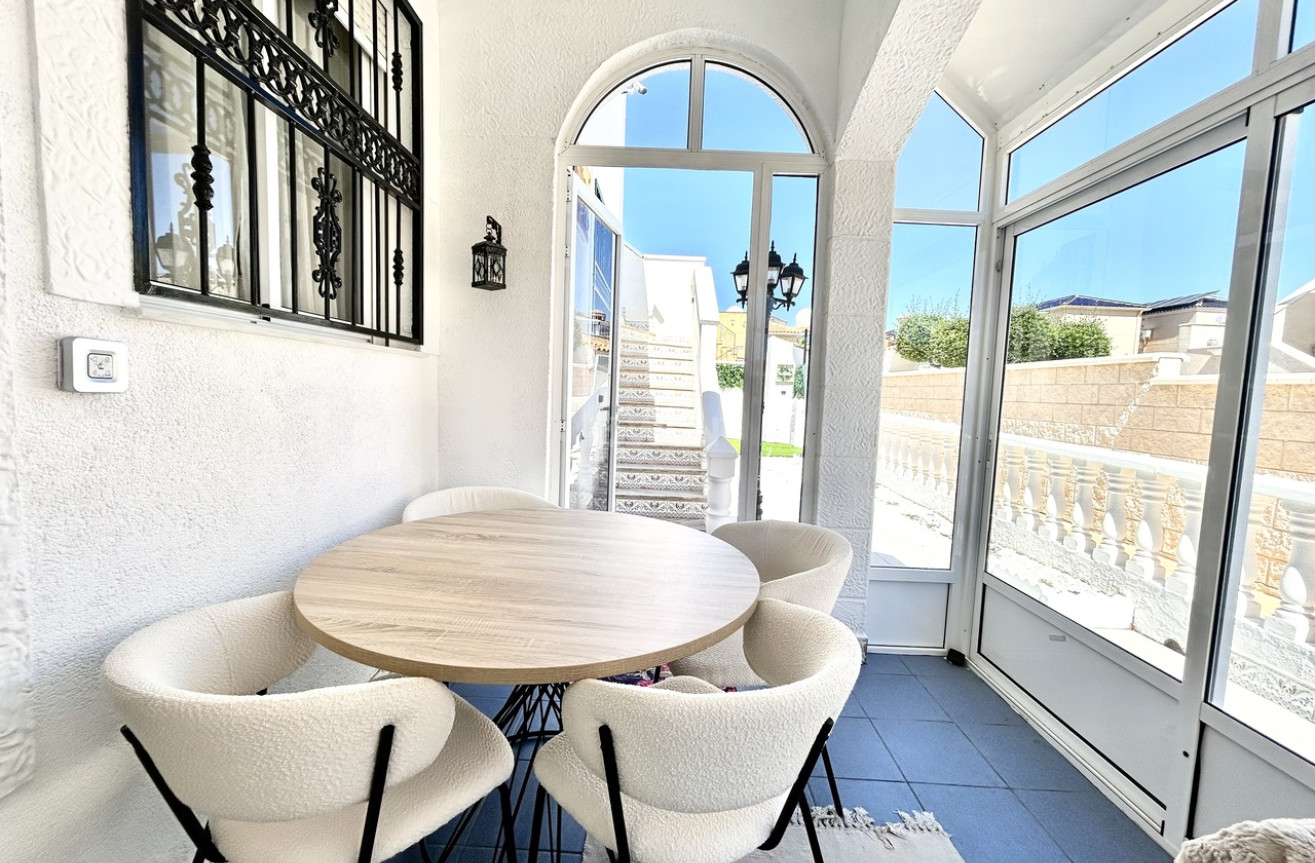 Odsprzedaż - Kamienica - Punta Prima - Costa Blanca