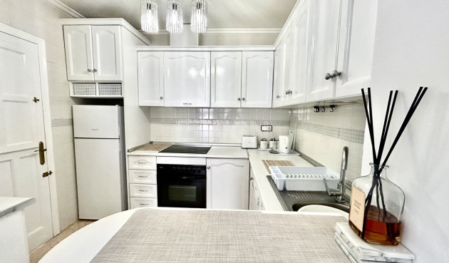 Odsprzedaż - Kamienica - Punta Prima - Costa Blanca