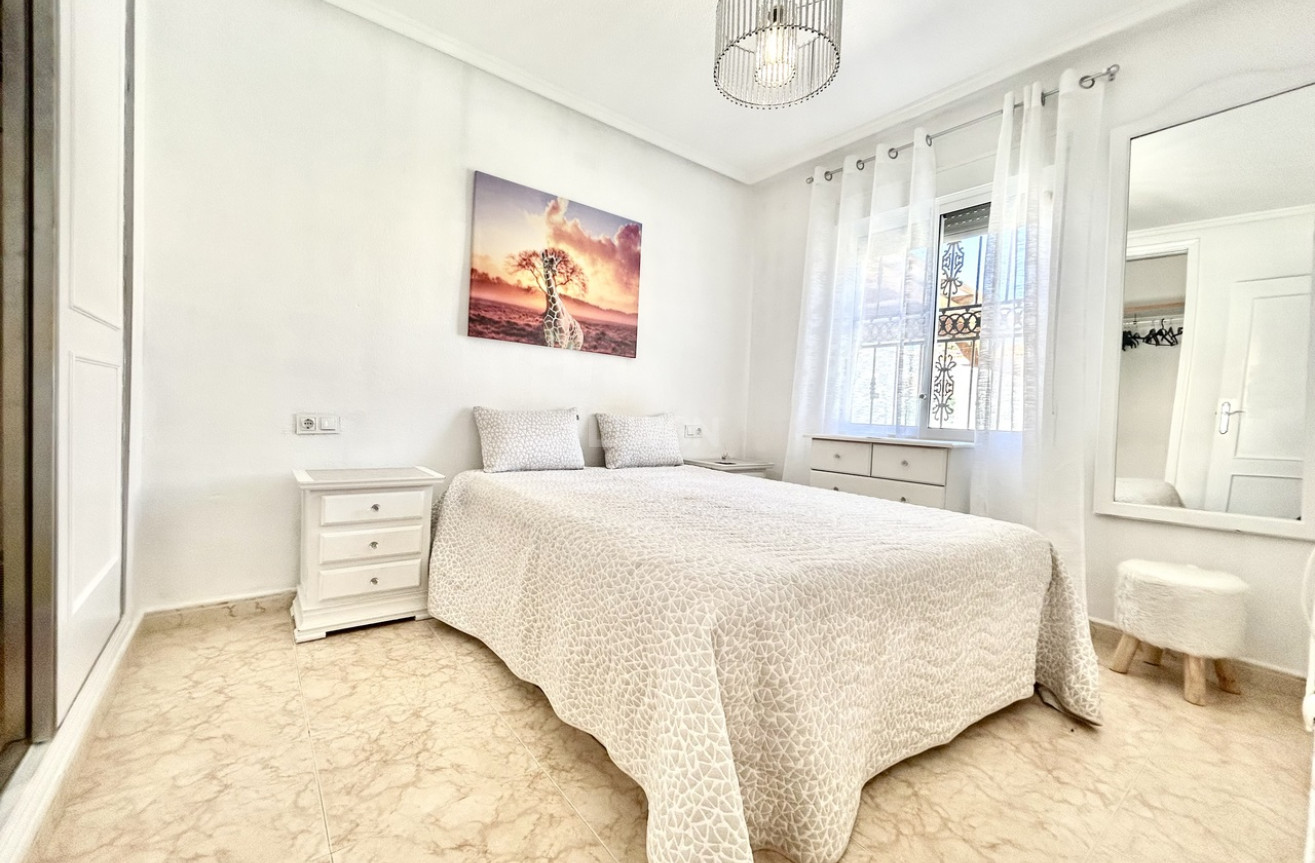 Odsprzedaż - Kamienica - Punta Prima - Costa Blanca