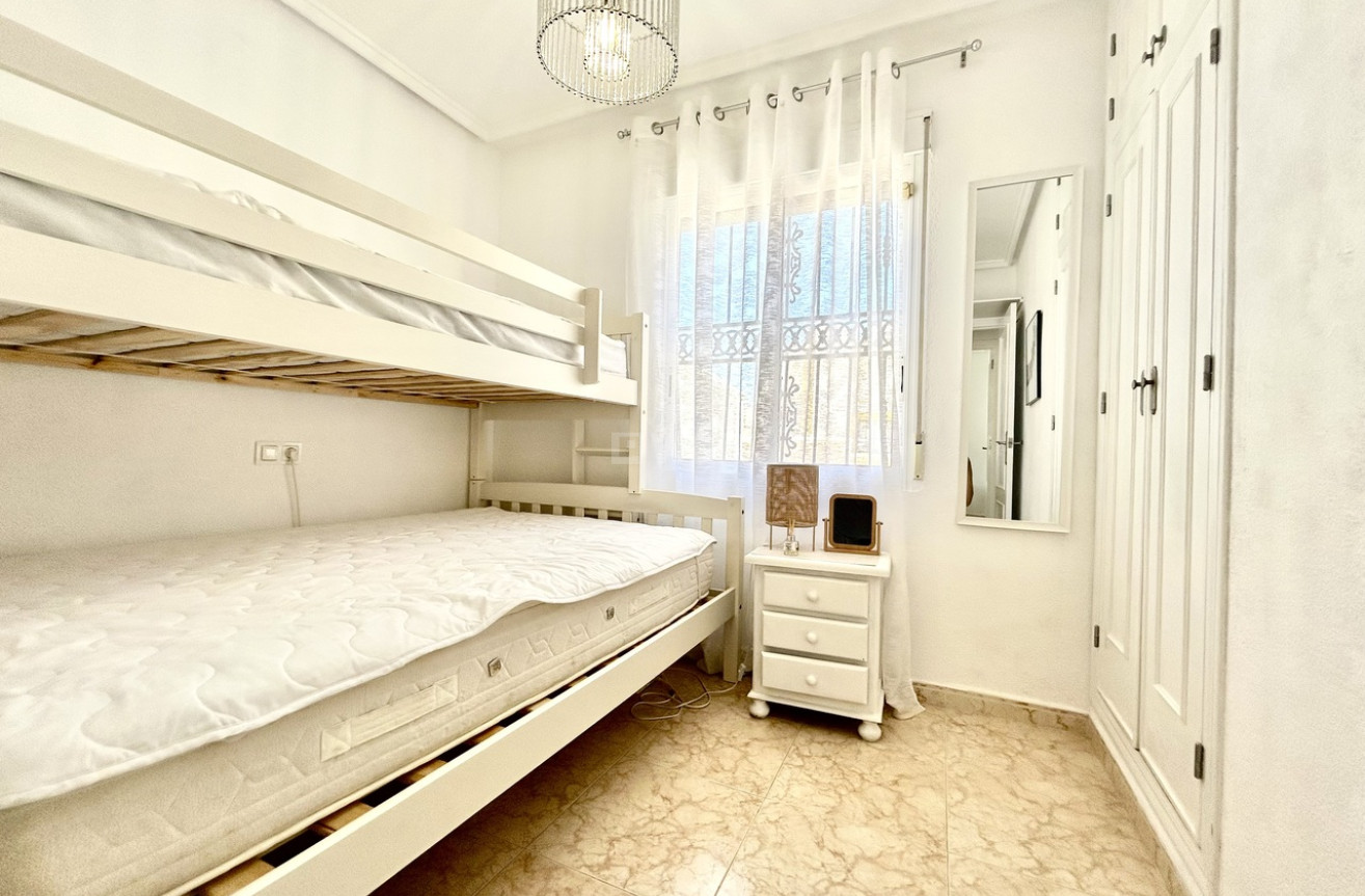 Odsprzedaż - Kamienica - Punta Prima - Costa Blanca