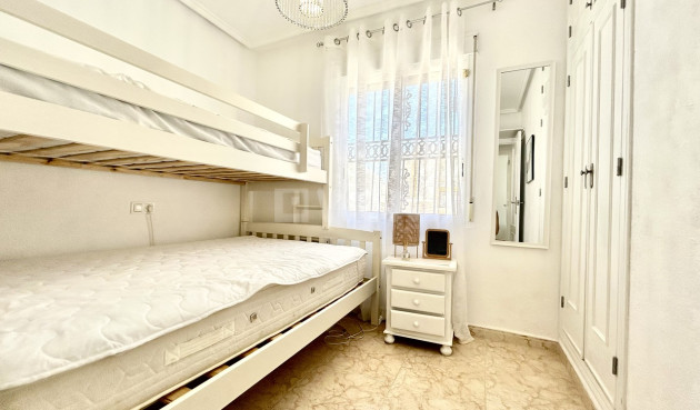 Odsprzedaż - Kamienica - Punta Prima - Costa Blanca