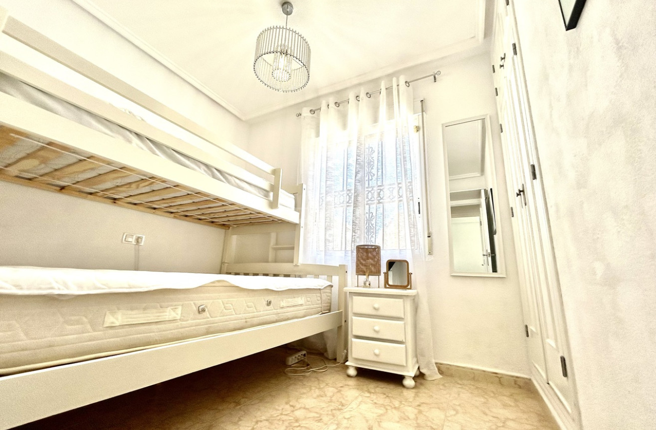 Odsprzedaż - Kamienica - Punta Prima - Costa Blanca