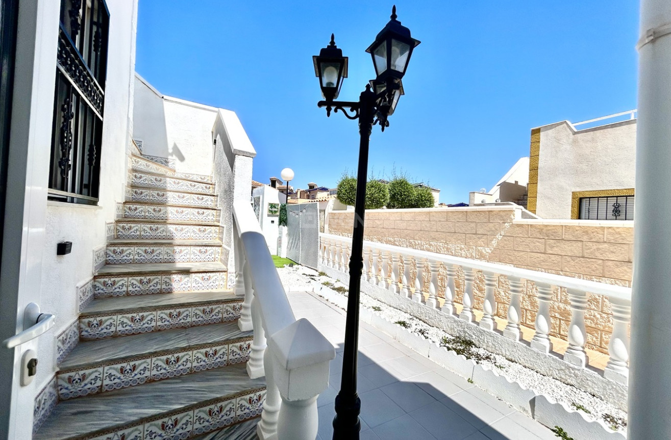 Odsprzedaż - Kamienica - Punta Prima - Costa Blanca