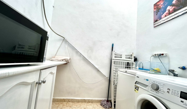 Odsprzedaż - Kamienica - Punta Prima - Costa Blanca