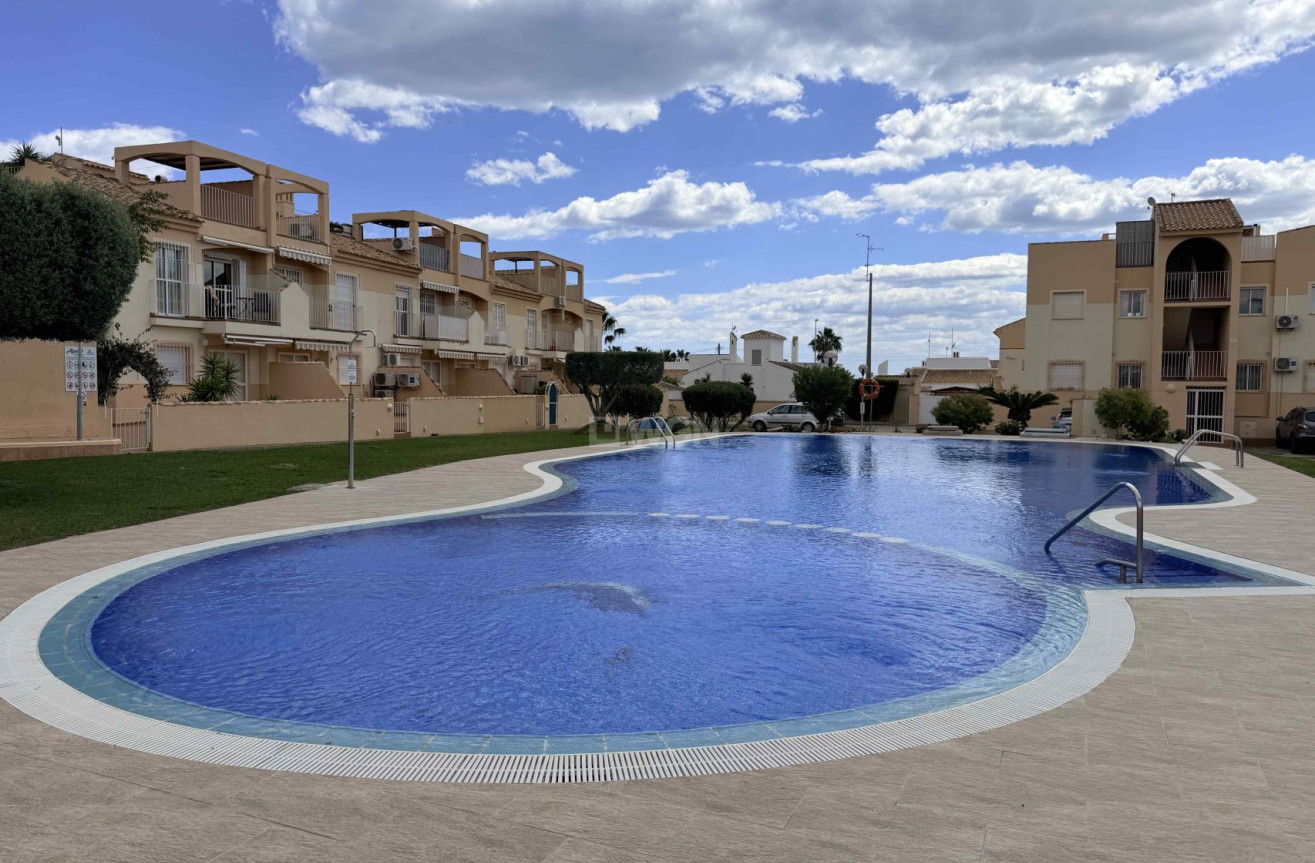 Wiederverkauf - Bungalow - Orihuela Costa - Costa Blanca