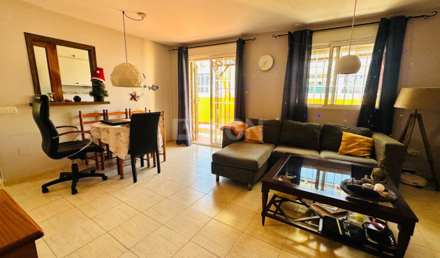 Resale - Apartment / flat - Torrevieja - Costa Blanca
