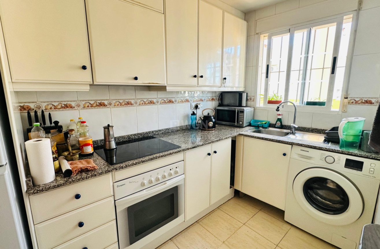 Resale - Apartment / flat - Torrevieja - Costa Blanca