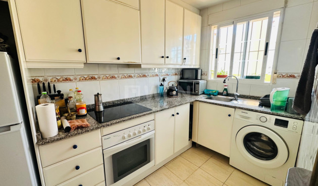 Resale - Apartment / flat - Torrevieja - Costa Blanca