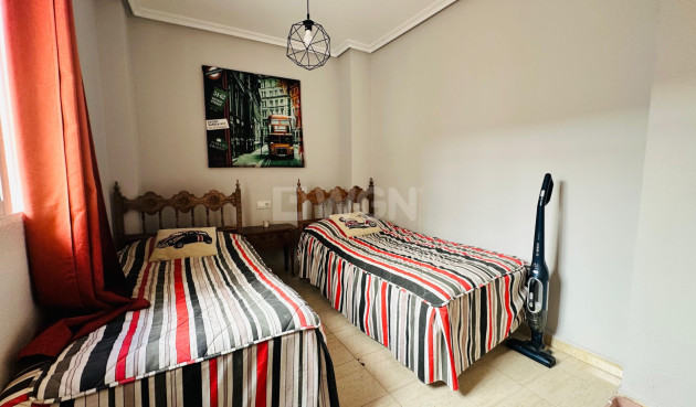 Resale - Apartment / flat - Torrevieja - Costa Blanca