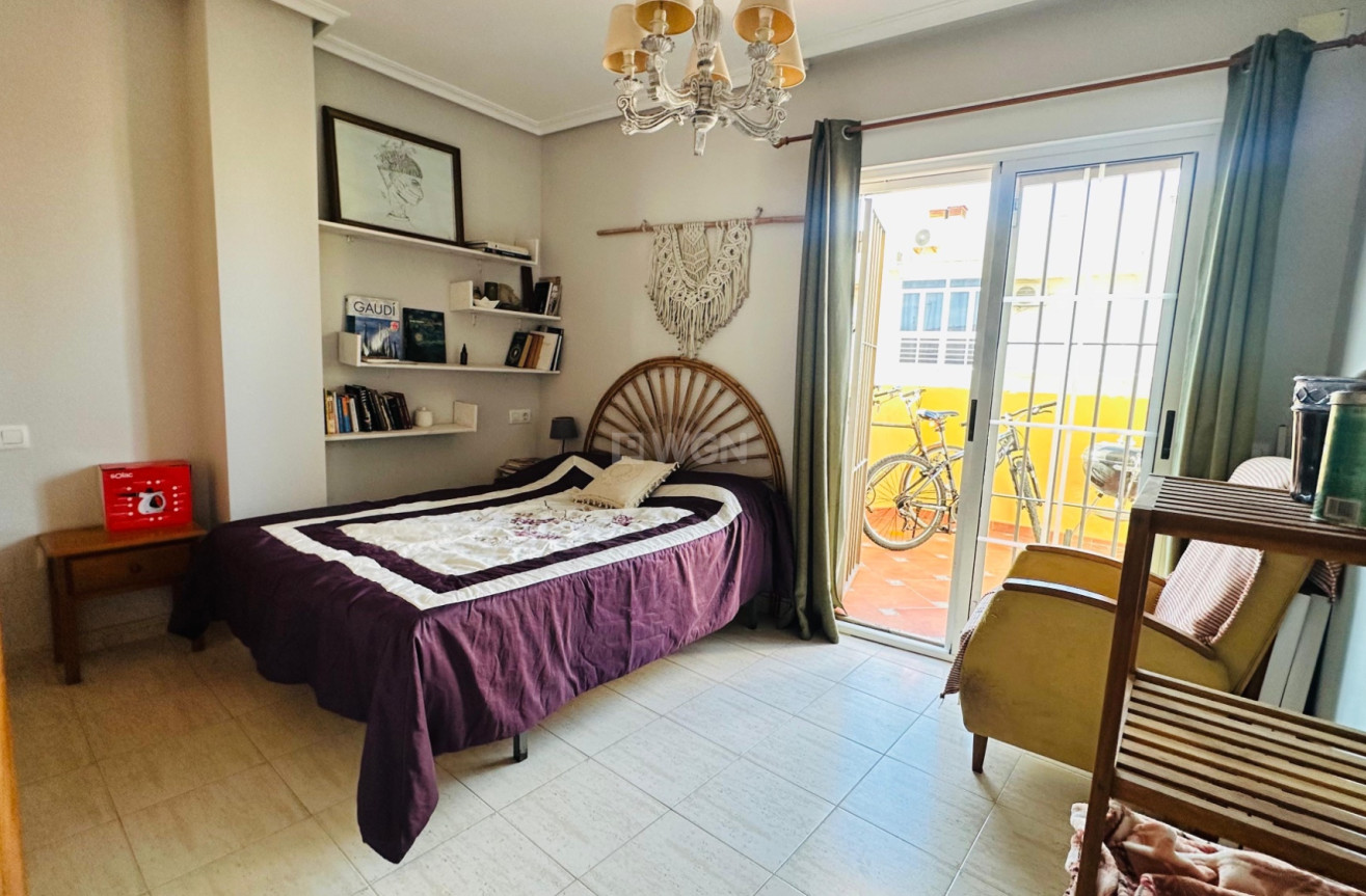 Resale - Apartment / flat - Torrevieja - Costa Blanca