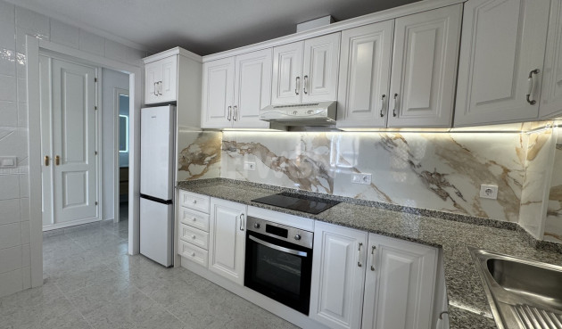 Odsprzedaż - Mieszkanie w bloku - Lomas De Campoamor - Costa Blanca