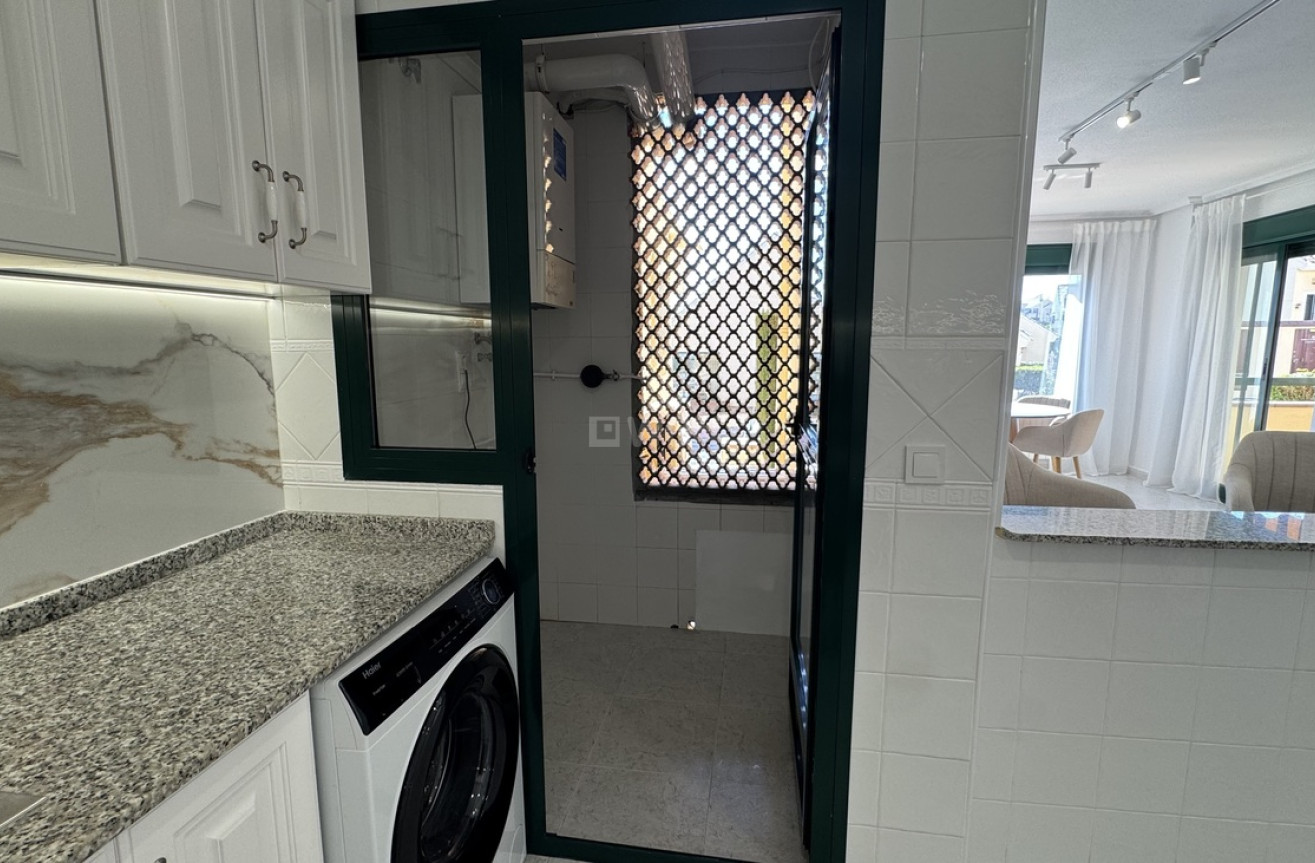 Odsprzedaż - Mieszkanie w bloku - Lomas De Campoamor - Costa Blanca