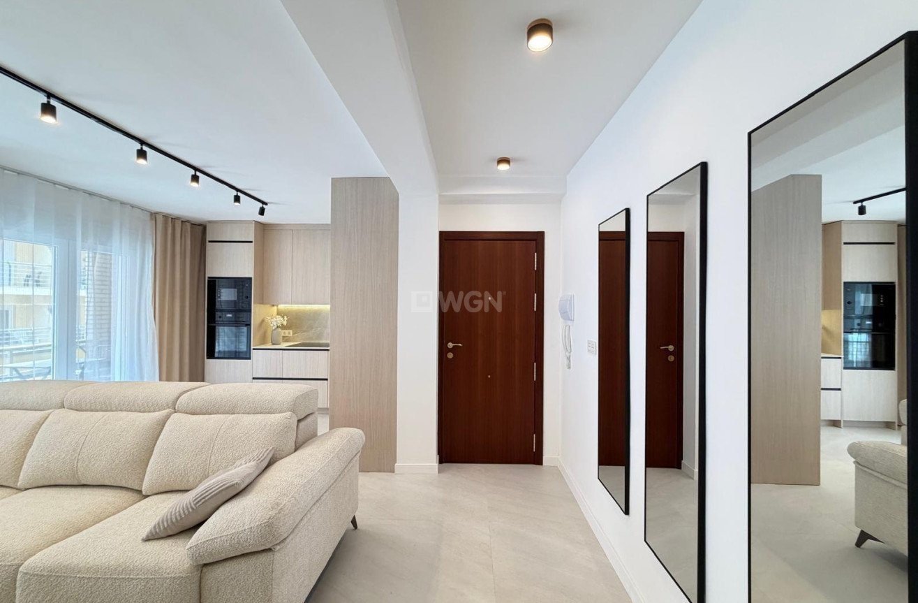 Odsprzedaż - Mieszkanie w bloku - Torrevieja - Playa del Cura