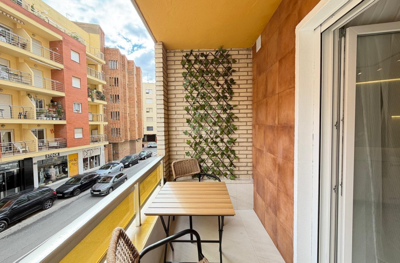 Odsprzedaż - Mieszkanie w bloku - Torrevieja - Playa del Cura