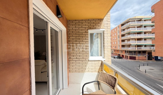 Odsprzedaż - Mieszkanie w bloku - Torrevieja - Playa del Cura