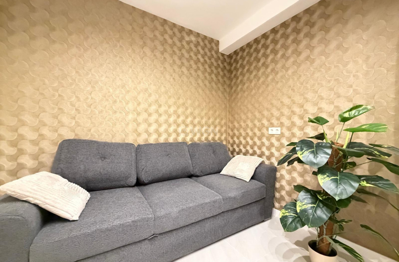 Odsprzedaż - Mieszkanie w bloku - Torrevieja - Playa del Cura