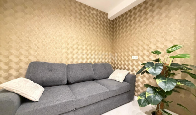 Odsprzedaż - Mieszkanie w bloku - Torrevieja - Playa del Cura