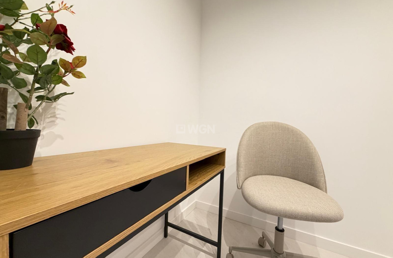 Odsprzedaż - Mieszkanie w bloku - Torrevieja - Playa del Cura