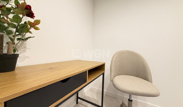 Odsprzedaż - Mieszkanie w bloku - Torrevieja - Playa del Cura