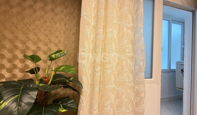 Odsprzedaż - Mieszkanie w bloku - Torrevieja - Playa del Cura