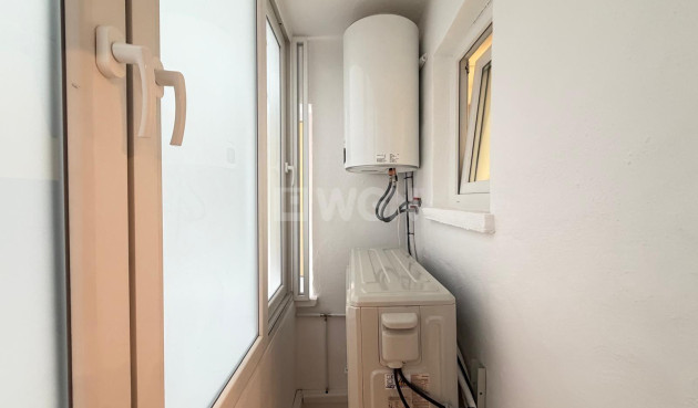 Odsprzedaż - Mieszkanie w bloku - Torrevieja - Playa del Cura