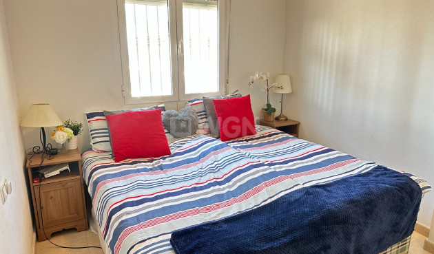 Odsprzedaż - Mieszkanie w bloku - Jacarilla - Inland