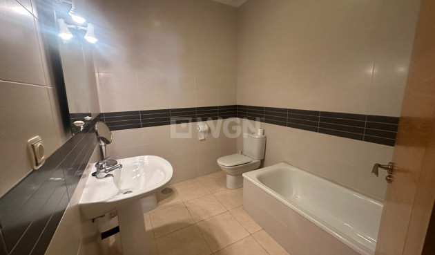 Odsprzedaż - Mieszkanie w bloku - Jacarilla - Inland