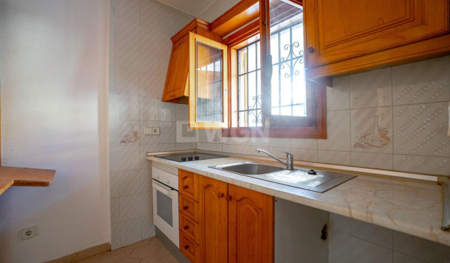 Odsprzedaż - Mieszkanie w bloku - Torrevieja - El Chaparral