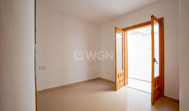 Odsprzedaż - Mieszkanie w bloku - Torrevieja - El Chaparral