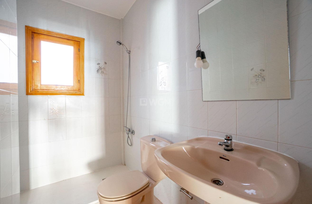 Odsprzedaż - Mieszkanie w bloku - Torrevieja - El Chaparral