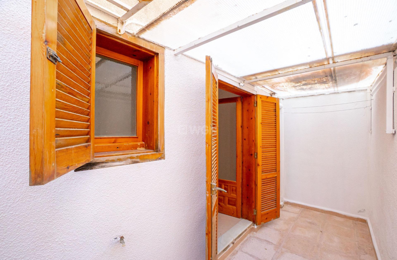 Odsprzedaż - Mieszkanie w bloku - Torrevieja - El Chaparral