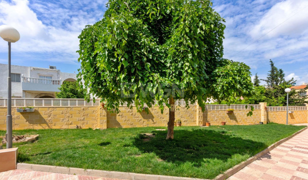 Odsprzedaż - Mieszkanie w bloku - Torrevieja - El Chaparral