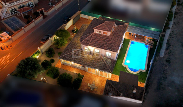 Odsprzedaż - Villa - Torrevieja - El Chaparral