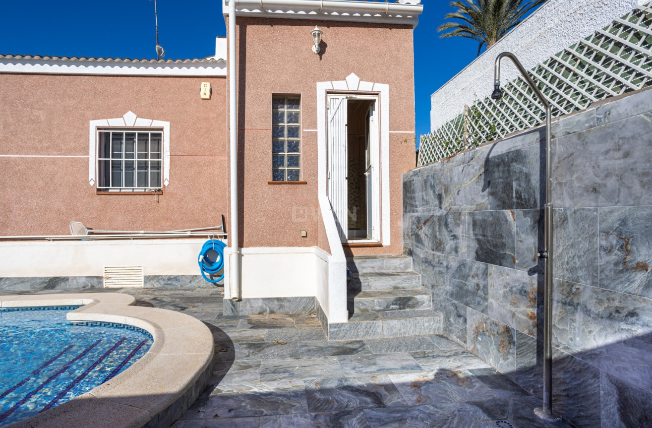 Odsprzedaż - Villa - Torrevieja - Costa Blanca