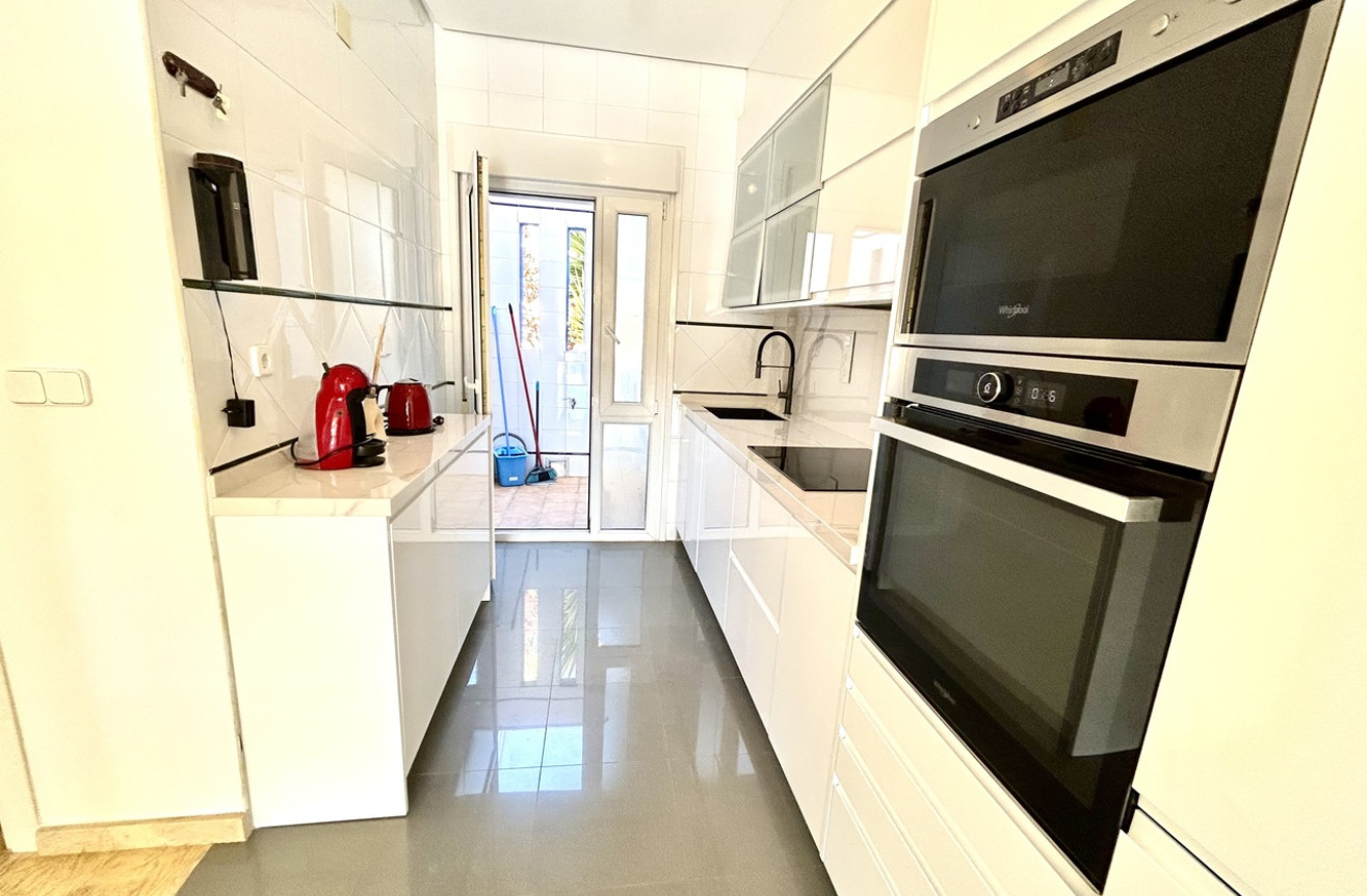 Odsprzedaż - Kamienica - Cabo Roig - Costa Blanca