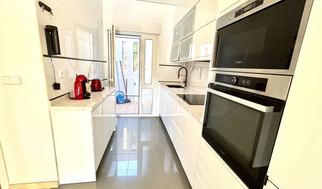 Odsprzedaż - Kamienica - Cabo Roig - Costa Blanca