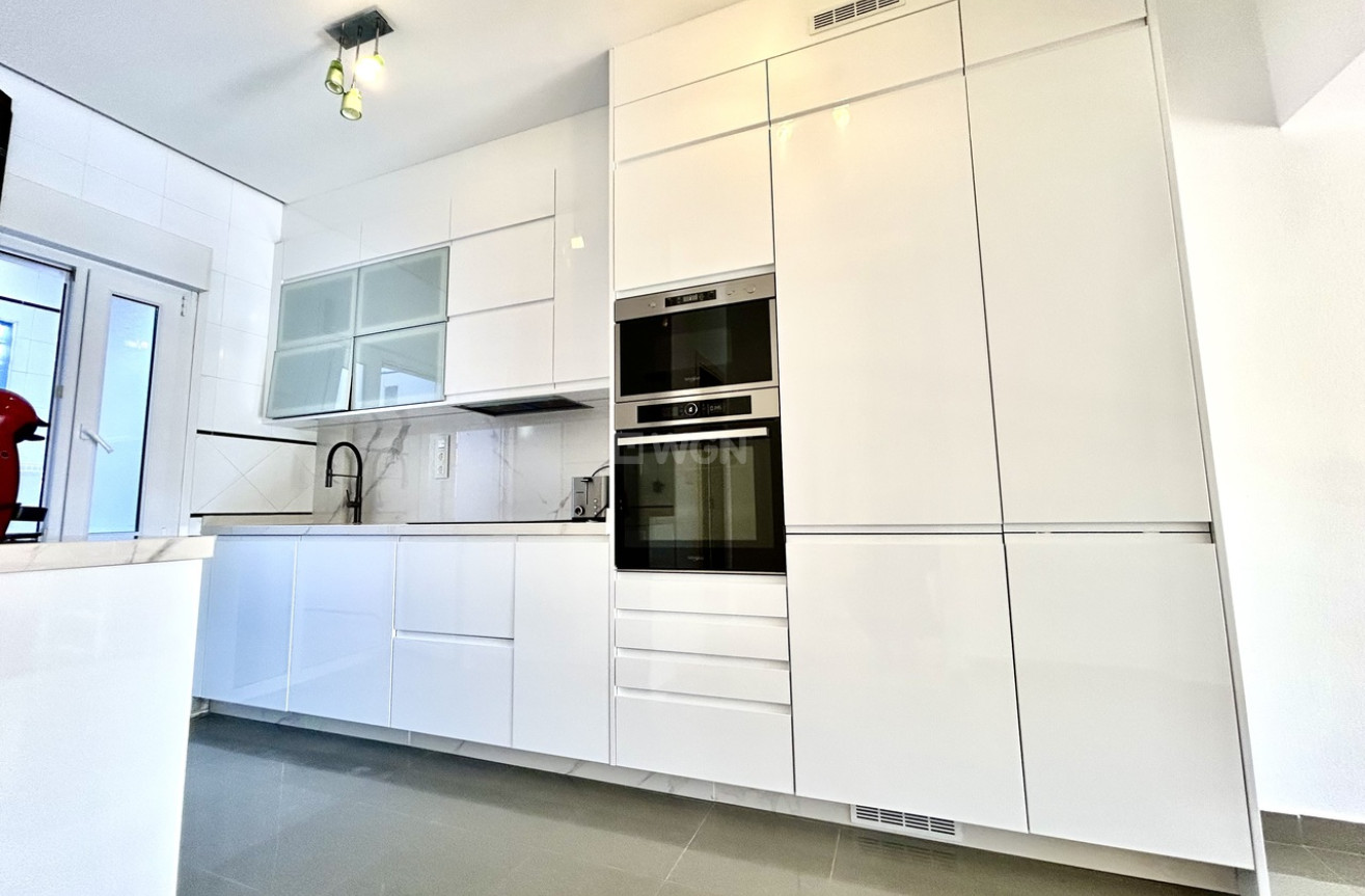 Odsprzedaż - Kamienica - Cabo Roig - Costa Blanca