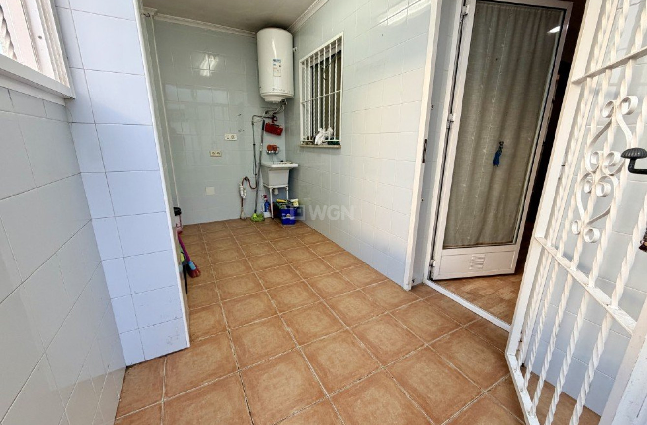 Odsprzedaż - Kamienica - Formentera del Segura - Costa Blanca