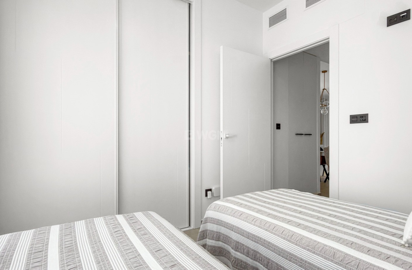 Odsprzedaż - Mieszkanie w bloku - Torrevieja - Costa Blanca