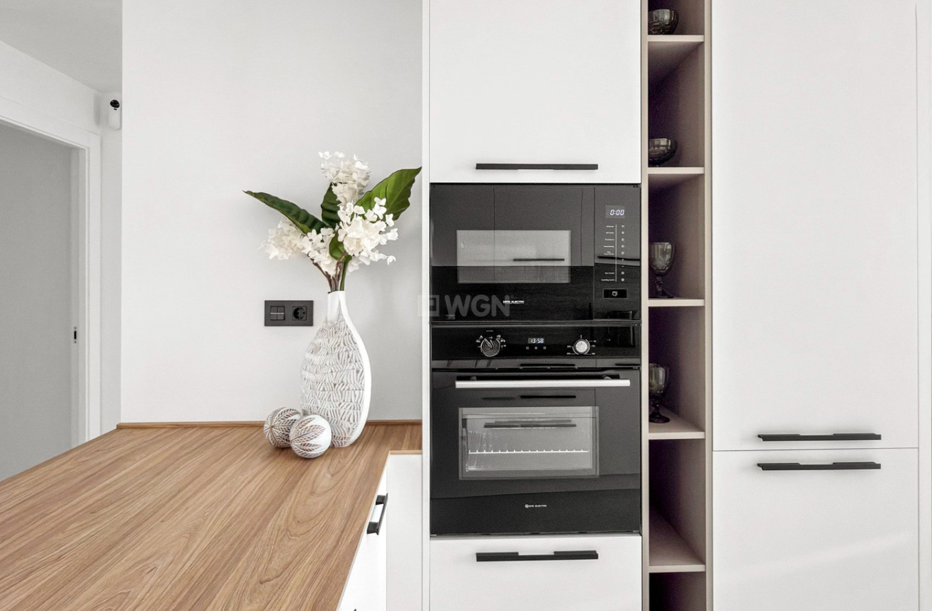 Odsprzedaż - Mieszkanie w bloku - Torrevieja - Costa Blanca