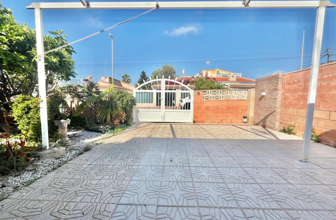 Odsprzedaż - Villa - Orihuela Costa - Los Almendros-la Florida